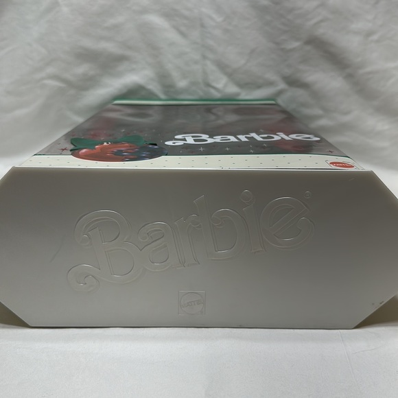 Happy Holidays Barbie - Picture 10 of 10